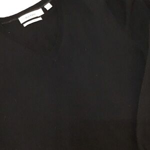 Calvin Klein Black Crewneck Sweater - Classic Knit